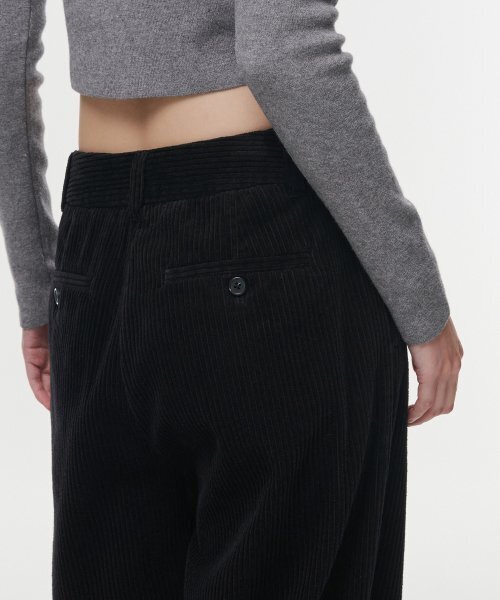 MUSINSA STANDARD WOMAN（ムシンサスタンダードウーマン）の「ウィメンズワンタックワイドコーデュロイパンツ[ブラック]（その他パンツ・レディース・その他・29/28/24/25/26/27/30）」の5枚目の写真