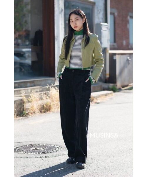 MUSINSA STANDARD WOMAN（ムシンサスタンダードウーマン）の「ウィメンズワンタックワイドコーデュロイパンツ[ブラック]（その他パンツ・レディース・その他・29/28/24/25/26/27/30）」の10枚目の写真