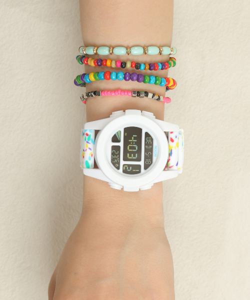 NIXON（ニクソン）の「THE UNIT（アナログ腕時計・メンズ・グリーン系その他/ダークブルー/ブルー系その他/レッド系その他/ブラック系その他/チャコールグレー/ガンメタ/ホワイト/コバルトブルー/ブラックミックス/ブラック×レッド・FREE）」の2枚目の写真