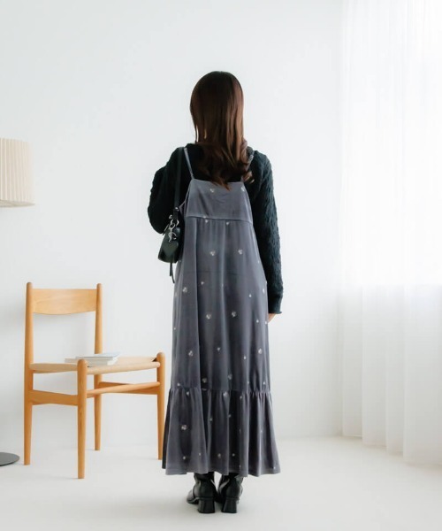 flower（フラワー）の「ベロアエンブロイダリーワンピース（ワンピース・レディース・グレー/ブラック・FREE）」の11枚目の写真