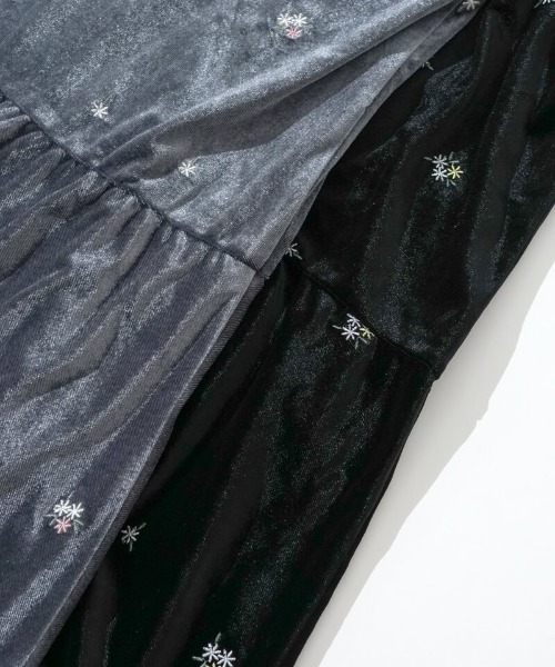 flower（フラワー）の「ベロアエンブロイダリーワンピース（ワンピース・レディース・グレー/ブラック・FREE）」の19枚目の写真