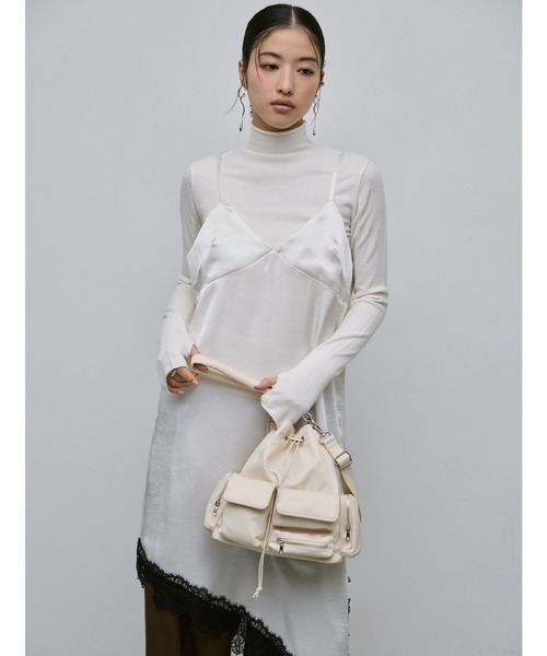 AIC.(エーアイシー)の「アシンメトリーレースサテンワンピース(ワンピース・レディース・ブラック/アイボリー・FREE)」の4枚目の写真