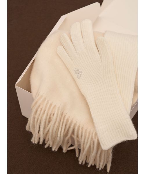 SNIDEL（スナイデル）の「ホットフィットマフラー（マフラー・レディース・アイボリー/ライトピンク/ライトブルー/ライトグレー・F）」の5枚目の写真