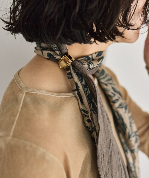 ear PAPILLONNER（イアパピヨネ）の「リング付バイカラーリーフストール（ストール/ショール・レディース・グレイッシュベージュ/ブラック・FREE）」の15枚目の写真