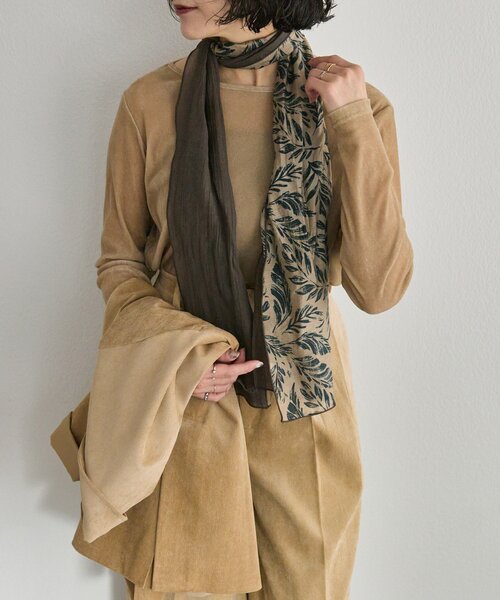 ear PAPILLONNER（イアパピヨネ）の「リング付バイカラーリーフストール（ストール/ショール・レディース・グレイッシュベージュ/ブラック・FREE）」の16枚目の写真