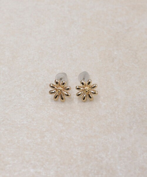 fredy emue（フレディエミュ）の「マーガレットピアス（ピアス（両耳用）・レディース・ゴールド/シルバー・FREE）」の5枚目の写真