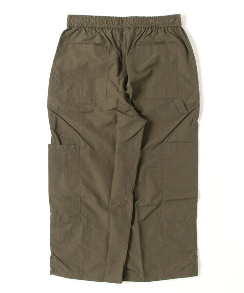 MAISON CLUB(メゾンクラブ)の「【MAISON CLUB】Nylon Ripstop Bigpocket Cargo Pants / ナイロンリップストップビッグポケットカーゴパンツ KKP(カーゴパンツ・メンズ・カーキ/ブラック/ブラウン・L/M)」の4枚目の写真