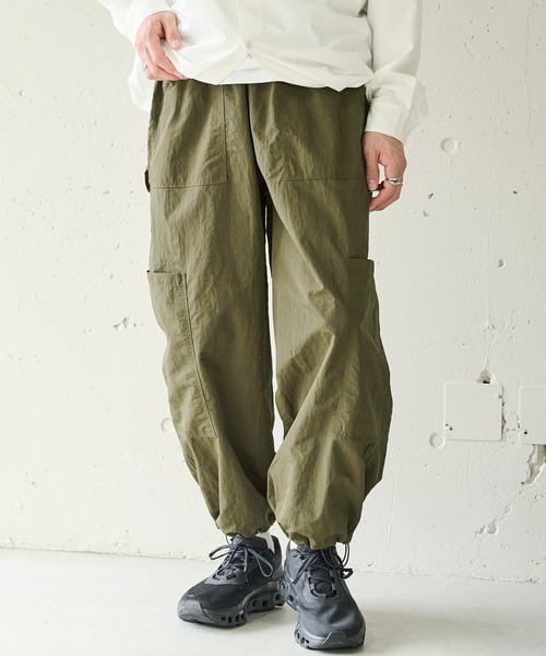 MAISON CLUB(メゾンクラブ)の「【MAISON CLUB】Nylon Ripstop Bigpocket Cargo Pants / ナイロンリップストップビッグポケットカーゴパンツ KKP(カーゴパンツ・メンズ・カーキ/ブラック/ブラウン・L/M)」の3枚目の写真