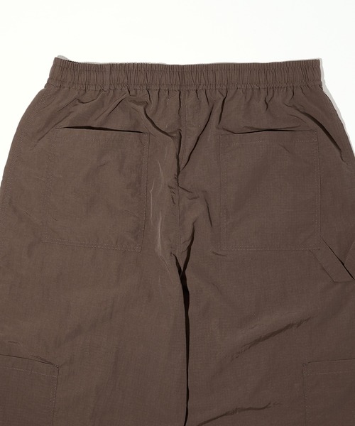 MAISON CLUB(メゾンクラブ)の「【MAISON CLUB】Nylon Ripstop Bigpocket Cargo Pants / ナイロンリップストップビッグポケットカーゴパンツ KKP(カーゴパンツ・メンズ・カーキ/ブラック/ブラウン・L/M)」の12枚目の写真