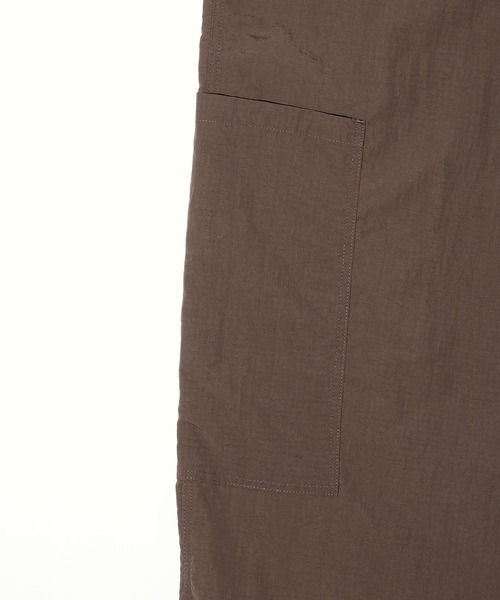 MAISON CLUB(メゾンクラブ)の「【MAISON CLUB】Nylon Ripstop Bigpocket Cargo Pants / ナイロンリップストップビッグポケットカーゴパンツ KKP(カーゴパンツ・メンズ・カーキ/ブラック/ブラウン・L/M)」の13枚目の写真