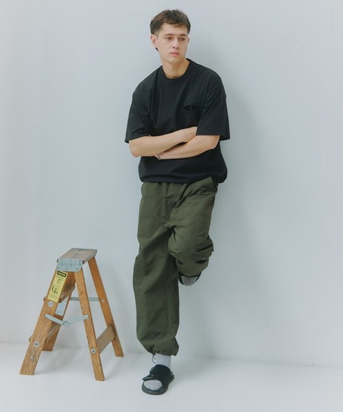 MAISON CLUB(メゾンクラブ)の「【MAISON CLUB】Nylon Ripstop Bigpocket Cargo Pants / ナイロンリップストップビッグポケットカーゴパンツ KKP(カーゴパンツ・メンズ・カーキ/ブラック/ブラウン・L/M)」の20枚目の写真