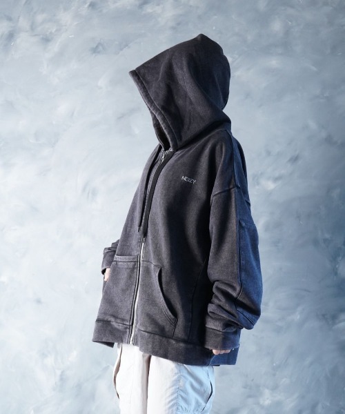 NOIZY(ノイジー)の「Threads Zip-Up Pigment Hoodie / ワンポイント 刺繍 ジップパーカー スウェットパーカー ピグメント フーディー(パーカー・メンズ・ブラック系その他・LARGE/MEDIUM)」の7枚目の写真