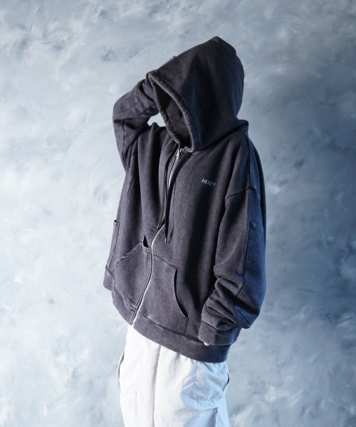 NOIZY(ノイジー)の「Threads Zip-Up Pigment Hoodie / ワンポイント 刺繍 ジップパーカー スウェットパーカー ピグメント フーディー(パーカー・メンズ・ブラック系その他・LARGE/MEDIUM)」の9枚目の写真