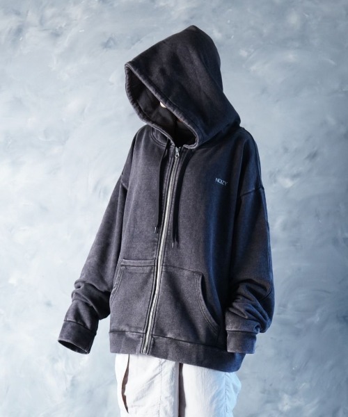 NOIZY(ノイジー)の「Threads Zip-Up Pigment Hoodie / ワンポイント 刺繍 ジップパーカー スウェットパーカー ピグメント フーディー(パーカー・メンズ・ブラック系その他・LARGE/MEDIUM)」の13枚目の写真