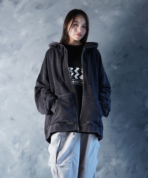 NOIZY(ノイジー)の「Threads Zip-Up Pigment Hoodie / ワンポイント 刺繍 ジップパーカー スウェットパーカー ピグメント フーディー(パーカー・メンズ・ブラック系その他・LARGE/MEDIUM)」の15枚目の写真