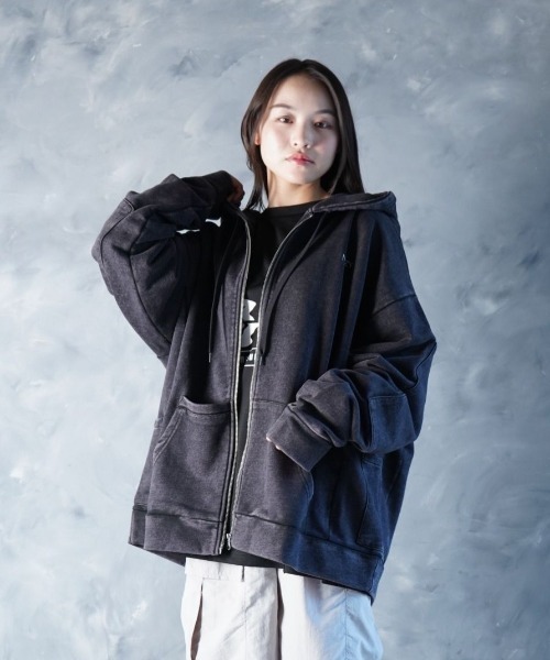 NOIZY(ノイジー)の「Threads Zip-Up Pigment Hoodie / ワンポイント 刺繍 ジップパーカー スウェットパーカー ピグメント フーディー(パーカー・メンズ・ブラック系その他・LARGE/MEDIUM)」の17枚目の写真