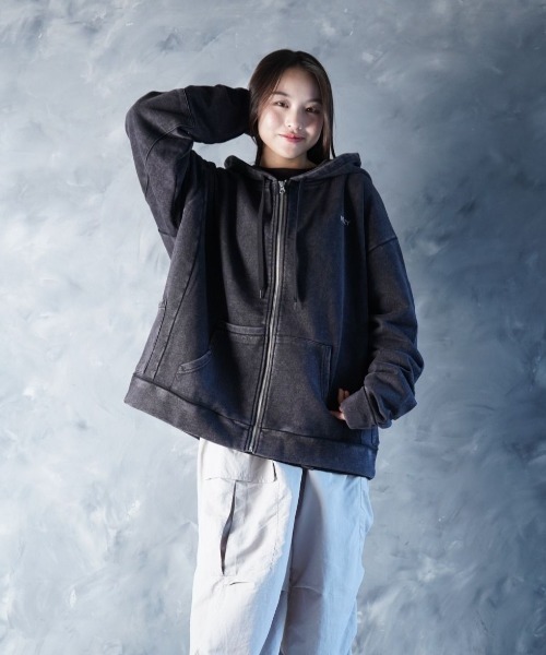 NOIZY(ノイジー)の「Threads Zip-Up Pigment Hoodie / ワンポイント 刺繍 ジップパーカー スウェットパーカー ピグメント フーディー(パーカー・メンズ・ブラック系その他・LARGE/MEDIUM)」の21枚目の写真