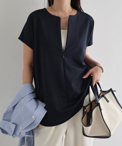 andme(アンドミー)の「きれいめポンチ2wayトップス(Tシャツ/カットソー・レディース・ネイビー/ブラウン/ホワイト/グレイッシュベージュ/グレー系その他/ブラック・L/M)」の8枚目の写真