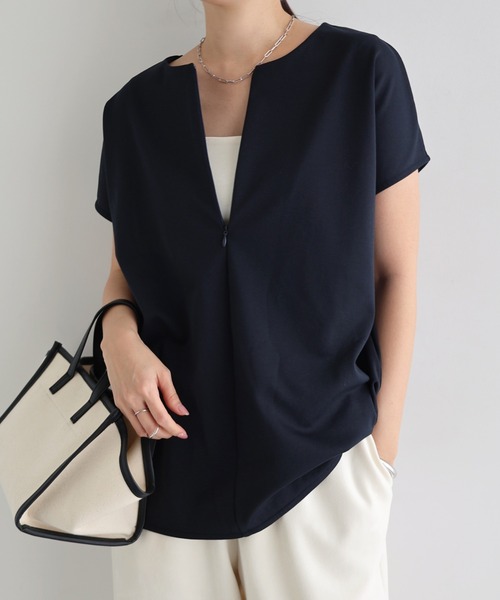 andme(アンドミー)の「きれいめポンチ2wayトップス(Tシャツ/カットソー・レディース・ネイビー/ブラウン/ホワイト/グレイッシュベージュ/グレー系その他/ブラック・L/M)」の19枚目の写真