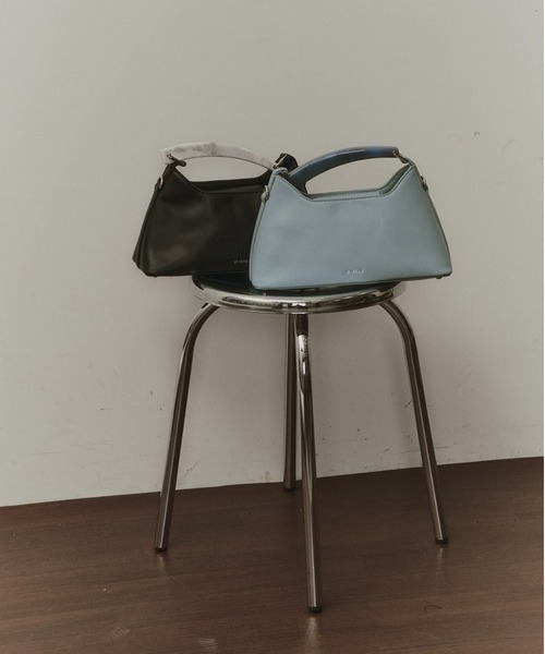 LE VERNIS（ル・ベルニ）の「LE VERNIS(ル・ベルニ) 【オケージョン対応】Marble horn SQ bag（ハンドバッグ・レディース・ブルー/ブラック/イエロー・FREE）」の3枚目の写真