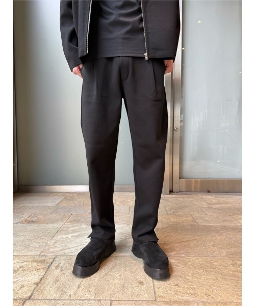 ESTNATION(エストネーション)の「ESTNATION / ミラノリブ テーパードパンツ(その他パンツ・メンズ・オフホワイト/ブラック・LARGE/MEDIUM)」の9枚目の写真