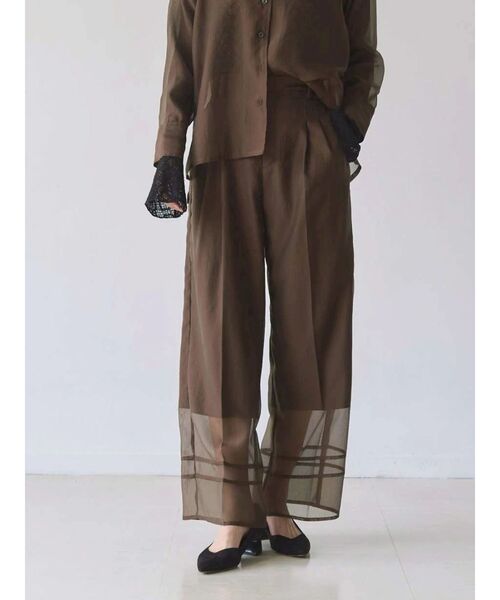 TONAL(トーナル)の「シアー2タックワイドパンツ(その他パンツ・レディース・ブルー/ブラウン/ブラック・MEDIUM/SMALL)」の4枚目の写真