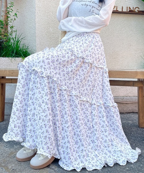 SallyLunn(サリーラン)の「花柄ティアードスカート(スカート・レディース・ネイビー/ホワイト・MEDIUM/LARGE)」の3枚目の写真