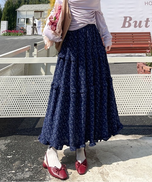 SallyLunn(サリーラン)の「花柄ティアードスカート(スカート・レディース・ネイビー/ホワイト・MEDIUM/LARGE)」の7枚目の写真