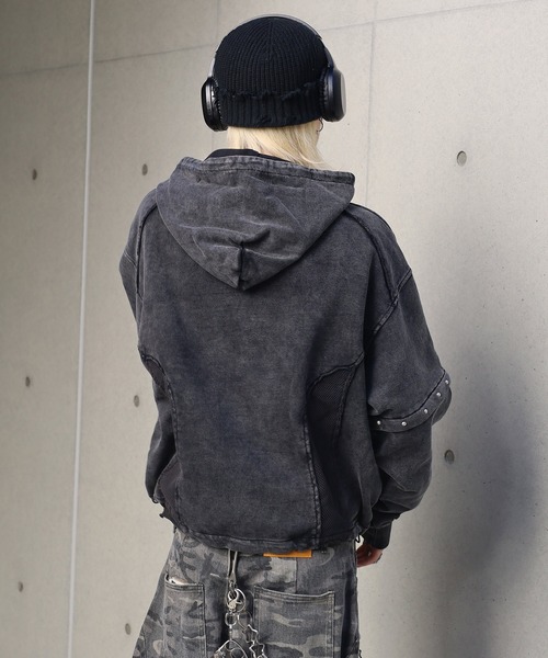 ATMARK（アットマーク）の「《２サイズ展開　/　UNISEX　》メッシュアップリケ　２wayパーカー（パーカー・レディース・ブラック/グレー・L/M）」の13枚目の写真