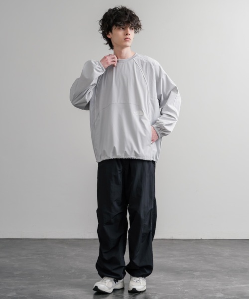 THE NORTH FACE(ザノースフェイス)の「日本未展開モデル THE NORTH FACE ザ・ノースフェイス DYNAMO CREWNECK ダイナモクルーネックナイロン長袖カットソー(Tシャツ/カットソー・メンズ・ライトグレー/チャコールグレー/ブラック・L/M/XL/S)」の17枚目の写真