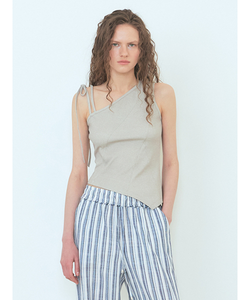 ETMON(エトモン)の「One-Shoulder Strap Top Khaki Grey(Tシャツ/カットソー・レディース・その他・FREE)」の1枚目の写真