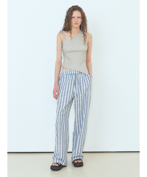 ETMON(エトモン)の「One-Shoulder Strap Top Khaki Grey(Tシャツ/カットソー・レディース・その他・FREE)」の2枚目の写真