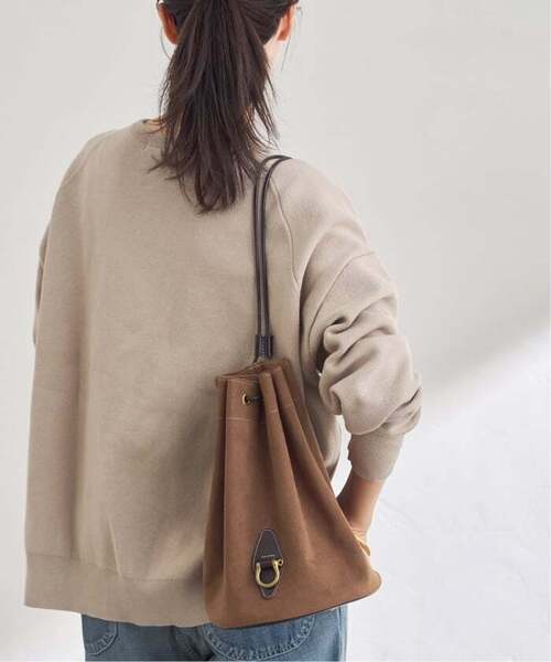 FRAMeWORK（フレームワーク）の「《追加》BRICK/ブリック 別注ULTRA SUEDE FABRIC POOLBAG2（ショルダーバッグ・レディース・ブラウン・FREE）」の5枚目の写真