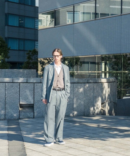 ADAM ET ROPE'(アダムエロペ)の「コットンキュプラ ツープリーツ ワイド スラックス / セットアップ対応(スラックス・メンズ・ブラック/チャコールグレー・L/M)」の13枚目の写真