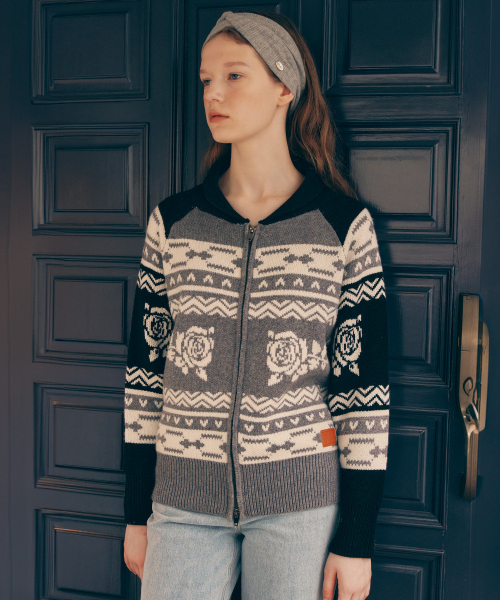 ROLAROLA(ロラロラ)の「VINTAGE FLOWER KNIT ZIP UP GRAY(カーディガン/ボレロ・レディース・グレー・FREE)」の1枚目の写真