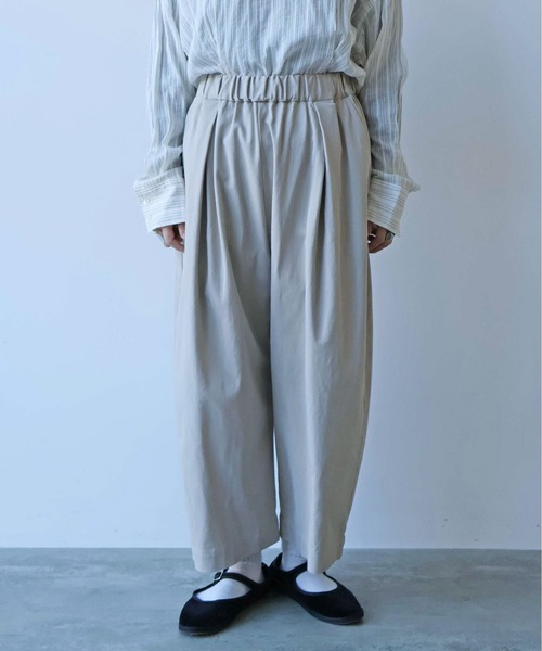 yuni(ユニ )の「60/2強撚twill ゴムタックパンツ 1701PT021261(その他パンツ・レディース・ブラウン/ベージュ・FREE)」の2枚目の写真