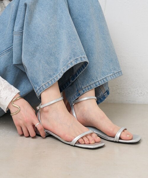 mystic（ミスティック）の「ストラップフラットサンダル（サンダル・レディース・ブラック/シルバー/イエロー・38/37/36）」の18枚目の写真