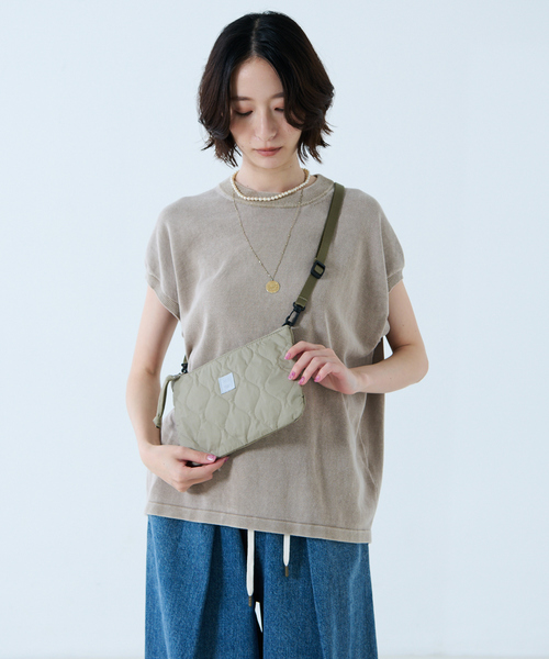 MIS（エムアイエス）の「【MIS/エムアイエス】ミリタリーキルトサコッシュ / 2WAY（ボディバッグ/ウエストポーチ・レディース・ピンク/ベージュ/ブラック/ブルー・フリー）」の8枚目の写真