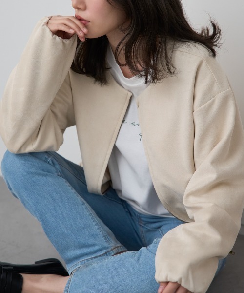 TRIANGLE PALETTE（トライアングルパレット）の「スエードバルーンノーカラーブルゾン（ノーカラージャケット・レディース・グレイッシュベージュ/アイボリー/グレー・FREE）」の5枚目の写真