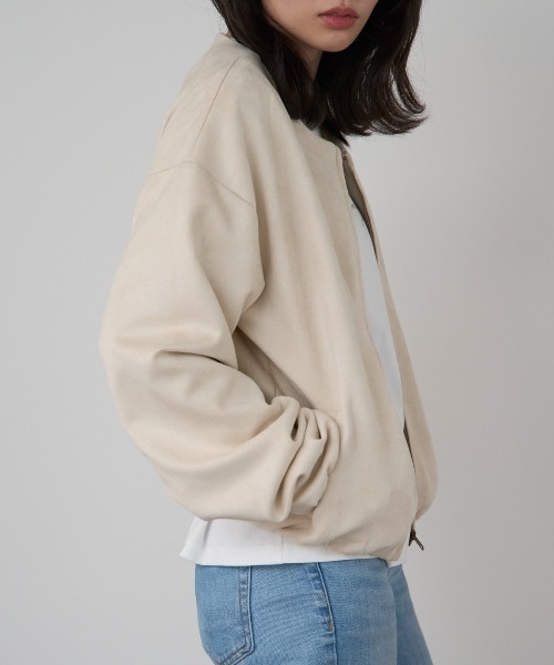 TRIANGLE PALETTE（トライアングルパレット）の「スエードバルーンノーカラーブルゾン（ノーカラージャケット・レディース・グレイッシュベージュ/アイボリー/グレー・FREE）」の8枚目の写真