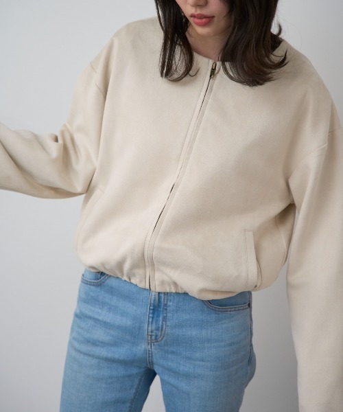 TRIANGLE PALETTE（トライアングルパレット）の「スエードバルーンノーカラーブルゾン（ノーカラージャケット・レディース・グレイッシュベージュ/アイボリー/グレー・FREE）」の10枚目の写真