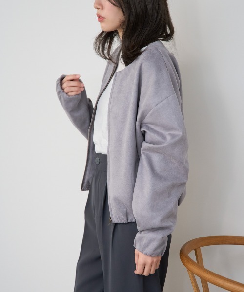 TRIANGLE PALETTE（トライアングルパレット）の「スエードバルーンノーカラーブルゾン（ノーカラージャケット・レディース・グレイッシュベージュ/アイボリー/グレー・FREE）」の21枚目の写真