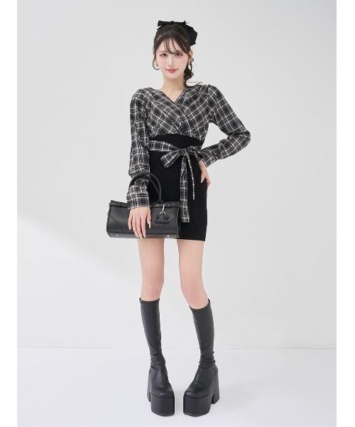 Darich(ダーリッチ)の「カシュクールチェックタイトニットミニワンピース(ワンピース・レディース・ブラック/ベージュ/ネイビー・FREE/FL)」の6枚目の写真