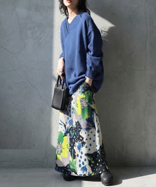antiqua(アンティカ)の「綿100 Vネック ニット(ニット/セーター・レディース・ベージュ/ブルー/ブラック・ONESIZE)」の13枚目の写真
