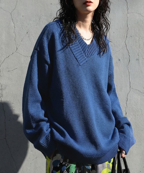 antiqua(アンティカ)の「綿100 Vネック ニット(ニット/セーター・レディース・ベージュ/ブルー/ブラック・ONESIZE)」の14枚目の写真