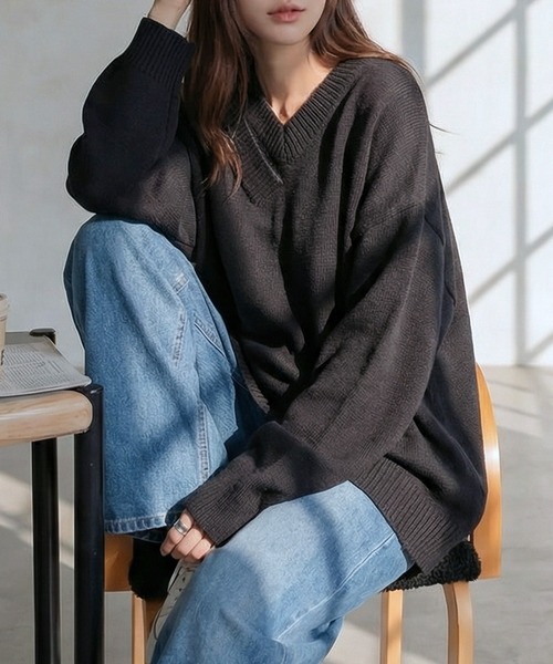 antiqua(アンティカ)の「綿100 Vネック ニット(ニット/セーター・レディース・ベージュ/ブルー/ブラック・ONESIZE)」の8枚目の写真