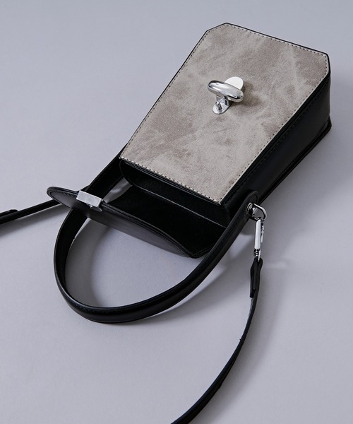 Ellno Loset(エルノロゼット)の「2way bi-color mini shoulder bag/2way バイカラーミニショルダーバッグ(ショルダーバッグ・メンズ・ブラウン/ブラック・FREE)」の12枚目の写真