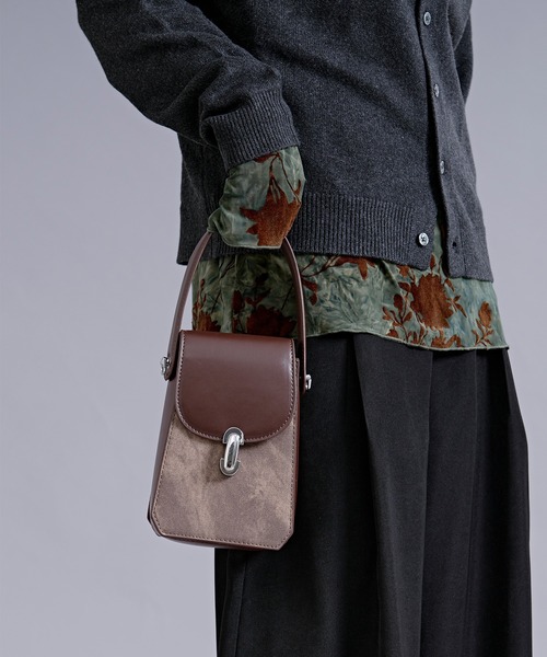 Ellno Loset(エルノロゼット)の「2way bi-color mini shoulder bag/2way バイカラーミニショルダーバッグ(ショルダーバッグ・メンズ・ブラウン/ブラック・FREE)」の16枚目の写真