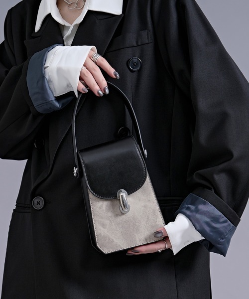 Ellno Loset(エルノロゼット)の「2way bi-color mini shoulder bag/2way バイカラーミニショルダーバッグ(ショルダーバッグ・メンズ・ブラウン/ブラック・FREE)」の11枚目の写真