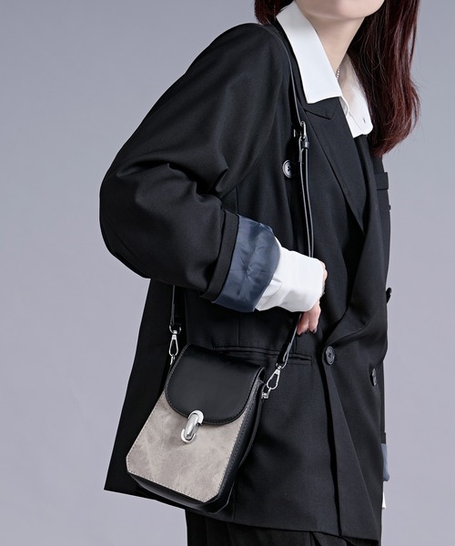 Ellno Loset(エルノロゼット)の「2way bi-color mini shoulder bag/2way バイカラーミニショルダーバッグ(ショルダーバッグ・メンズ・ブラウン/ブラック・FREE)」の9枚目の写真